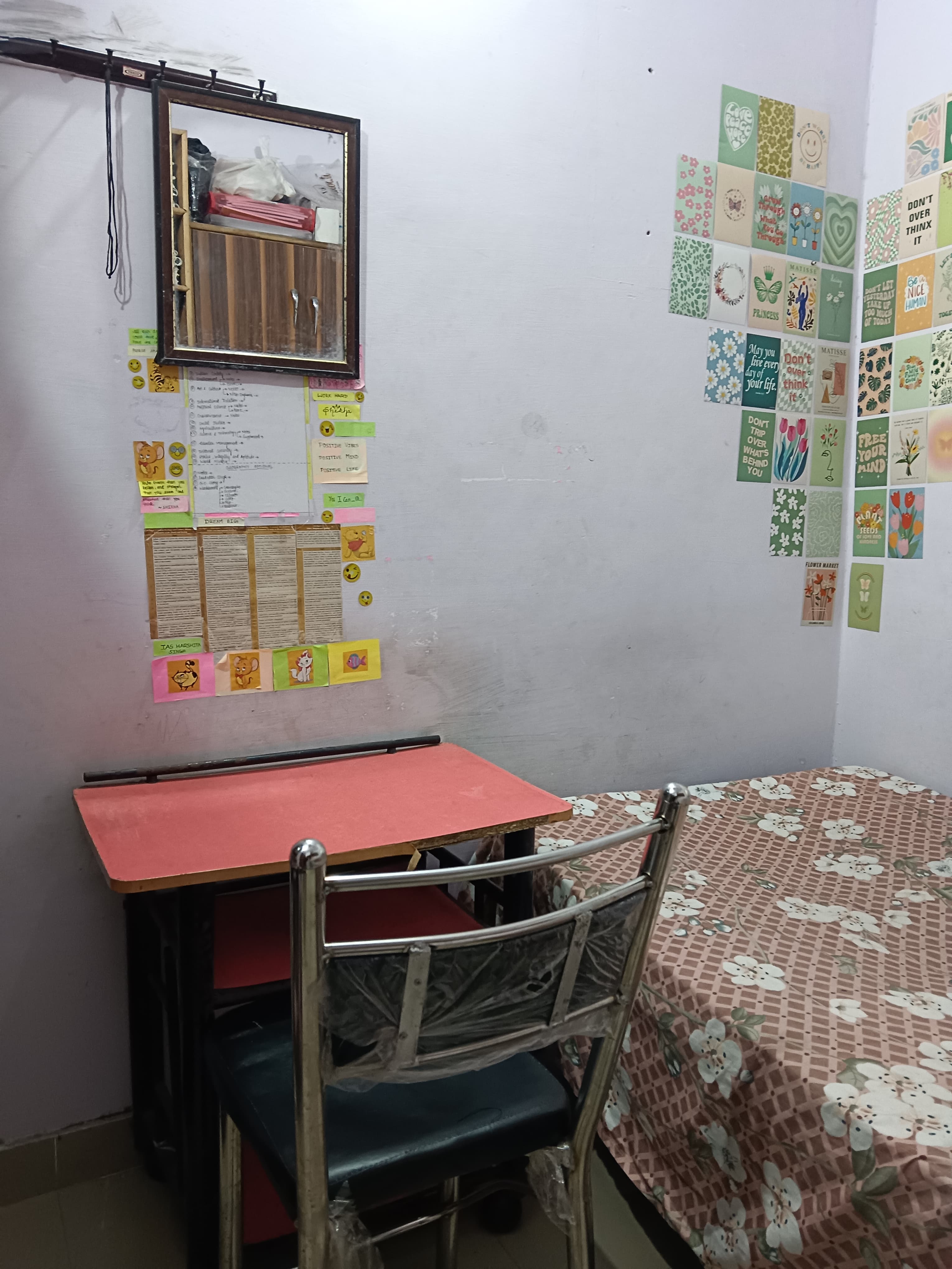 1-Seater Room Overview